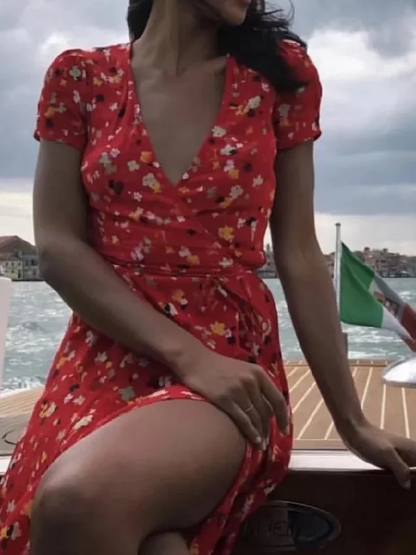 New short-sleeved printed beach skirt long skirt female cross V-neck short sleeve dress Printed A-line Maxi New short-sleeved printed beach skirt long skirt female cross V-neck short sleeve dress Printed A-line Maxi